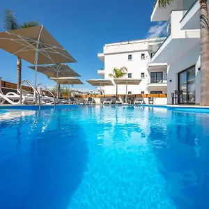 4* Hotel Absolute